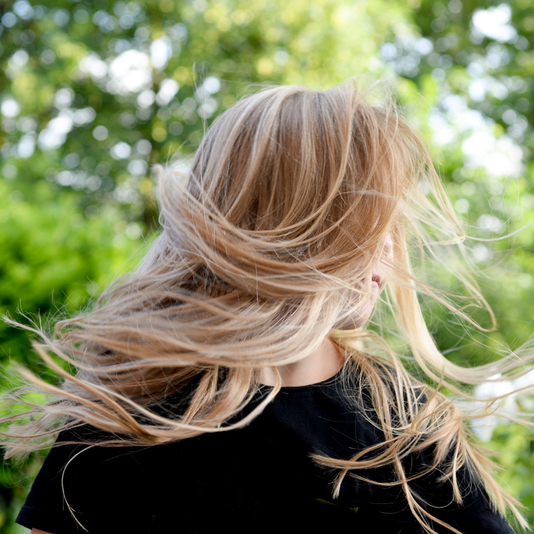 woman with healthy blonde hair