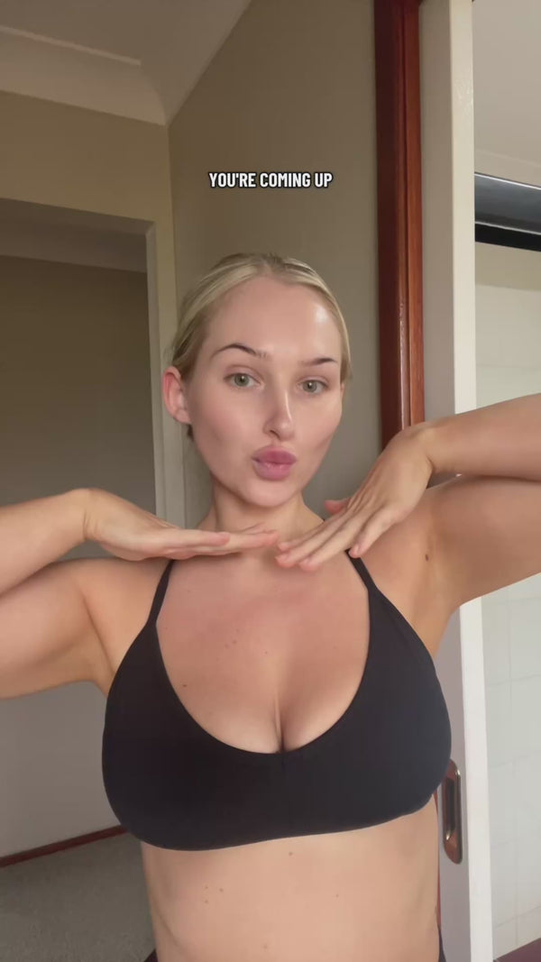 Brodie showing how DHTI shampoo set help her to grow hair after postpartum